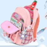 جیب داخلی و فضای کیف چهارخونه‌ای