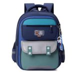 آویز فضانورد متصل به کوله پشتی