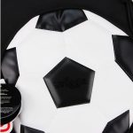 طرح توپ فوتبال سفید رنگ روی کیف مدرسه‌ای اسمیگل با چاپ دقیق و زیبا