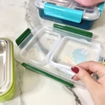 نمای دقیق از واشر ضد نشت ظرف غذا دو محفظهای