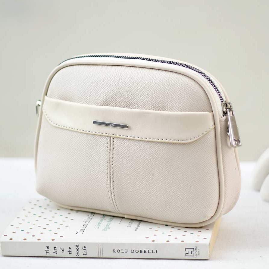 کیف کوچک دخترانه و زنانه دوشی روزمره مدل پریا کد 535 سفید چرمی