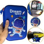 جزییات دوخت جامدادی با طرح فضانورد مناسب کودکان و دانش‌آموزان