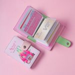 نمای داخلی جاکارتی فانتزی با صفحات مخصوص نگهداری کارت