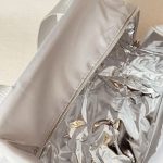 نمایش عایق حرارتی داخلی کیف غذا Happy Too در حالت باز