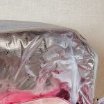 نمای نزدیک از لایه داخلی آلومینیومی کیف غذا Happy Too برای حفظ دما