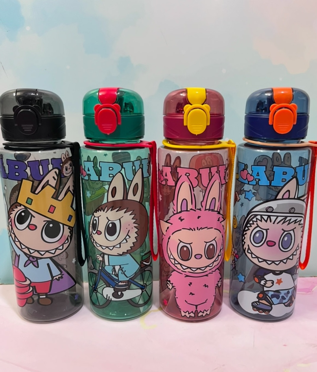 قمقمه لبوبو شفاف با طراحی استوانه‌ای و رنگ‌های جذاب