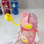 نمای درب آساننوش پیچی قمقمه لبوبو برای نوشیدن راحت