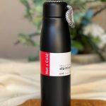 فلاسک استیل بنددار مشکی ۵۵۰ میلیلیتری با طراحی ساده و شیک