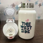 نمای نزدیک از درب ضامنی و مکانیزم نی‌دار تراول ماگ The West Side