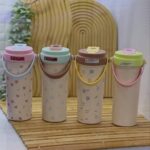 ماگ فانتزی طرح گربه با دسته سیلیکونی و درب ایمن